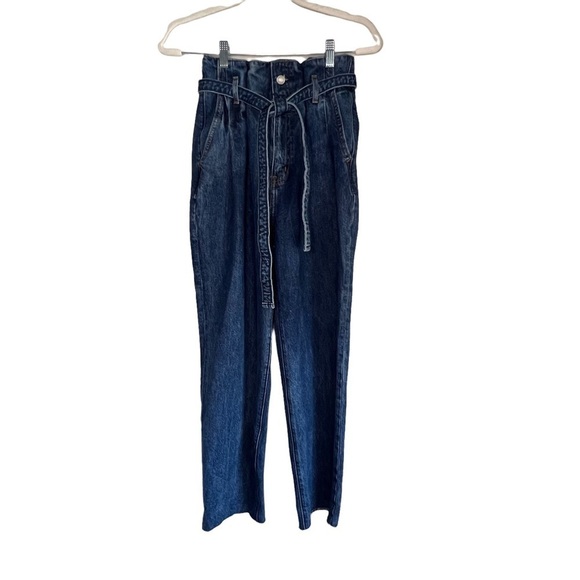 A&F Ultra High Rise Paper Bag Waist Mom Jean Size 25 - Picture 2 of 11